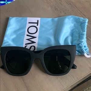 Toms Traveler Sydney Matte Black Sunglasses